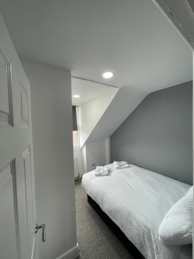 Апартаменты Luton Short Term Lets - Cardiff Road Экстерьер фото